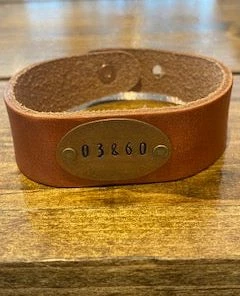 The Traveling Penny 03860 Camel Brown Leather Cuff Clothing, Accessories & Mens