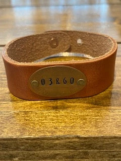 Promo ✔️ The Traveling Penny 03860 Camel Brown Leather Cuff Clothing, Accessories & Mens ✔️ 2 The Traveling Penny 03860 Camel Brown Leather Cuff Clothing, Accessories & Mens