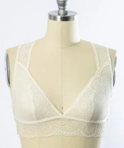 Leto Accessories Lace Keyhole Back Bralette